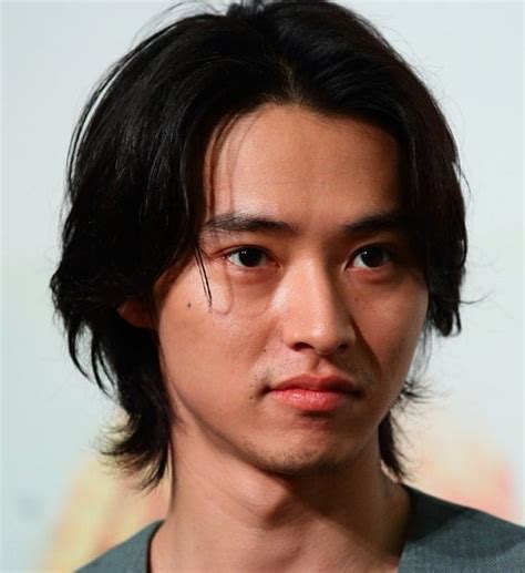 Kento Yamazaki 2024: dating, net worth, tattoos, smoking